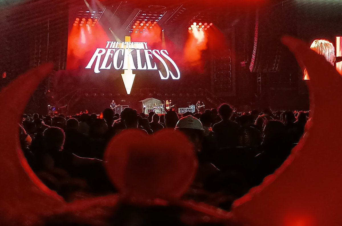 Robert 🤘🎶 tweet media