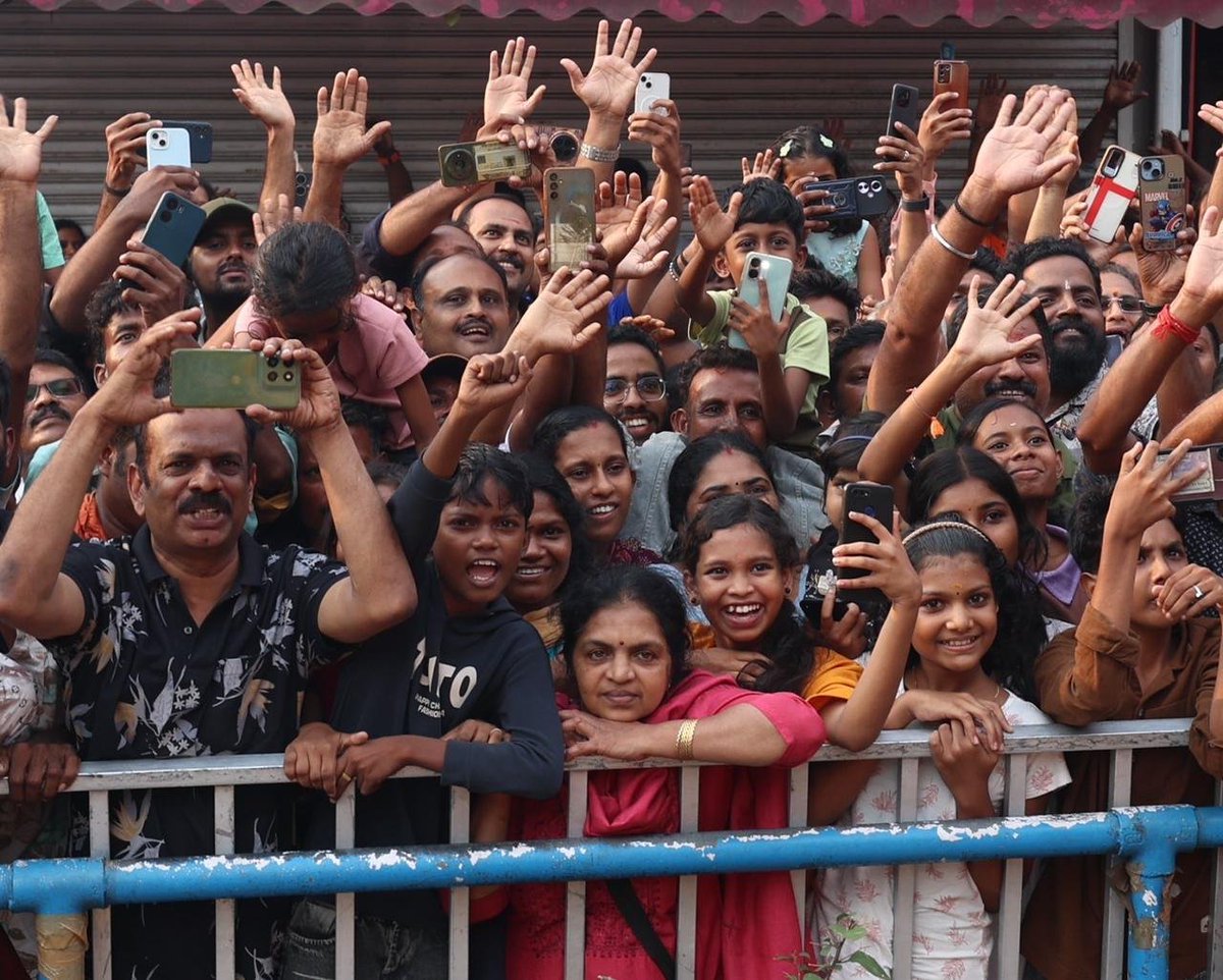 Narendra Modi tweet media