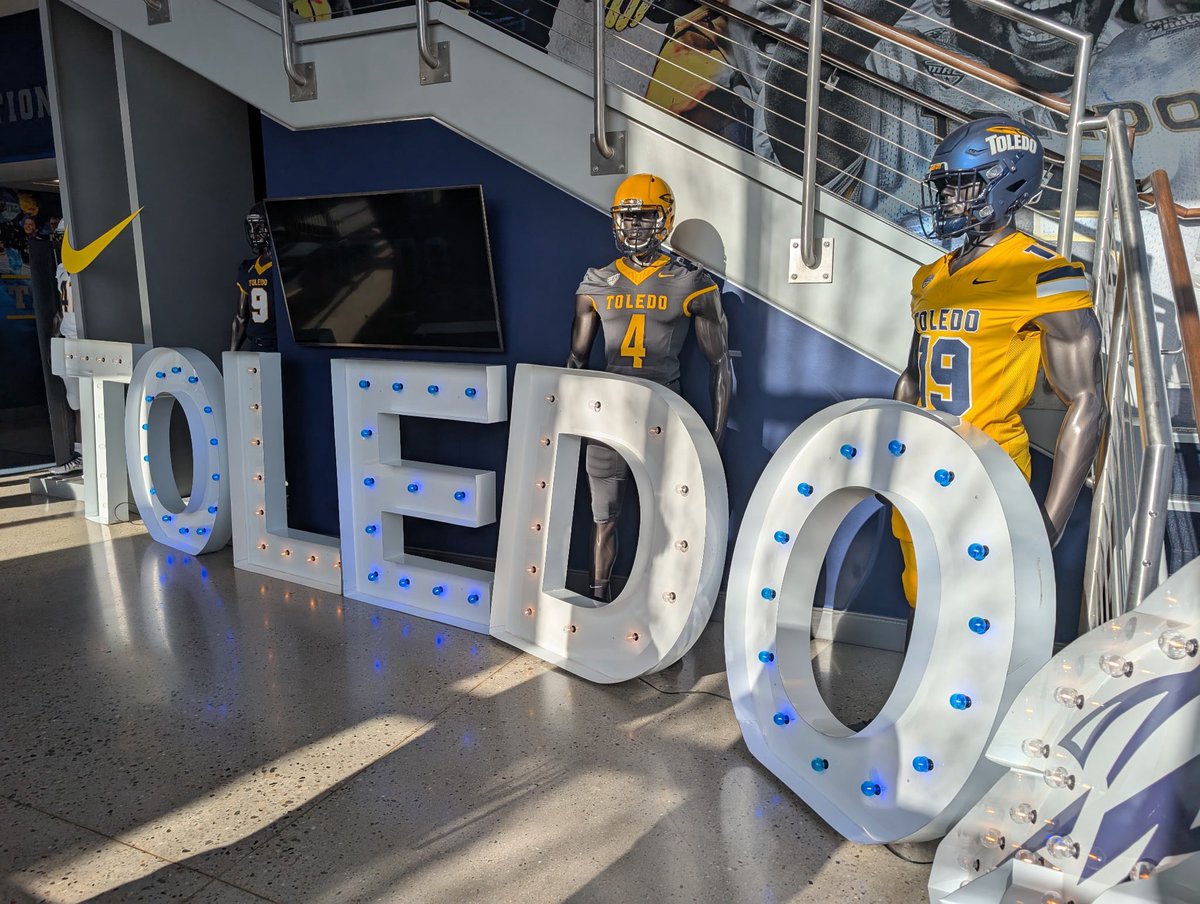 mattfuller_0702's tweet photo. Had an incredible time at the @ToledoFB Junior Day yesterday! Huge thank you to @coach_mjacobs and the entire staff for the hospitality. The energy around the program and the emphasis on player development really stood out. Can't wait to get back to the Glass Bowl! 

#RocketFuel #GoRockets 
@coachbieds @18bstank @BrianFolkerts @KadePelton @NickRosi73 @CoachBarr89 @PrepRedzone @MichFBFrenzy @sixstarfootball @FlintPrepFan @GP_Recruiting