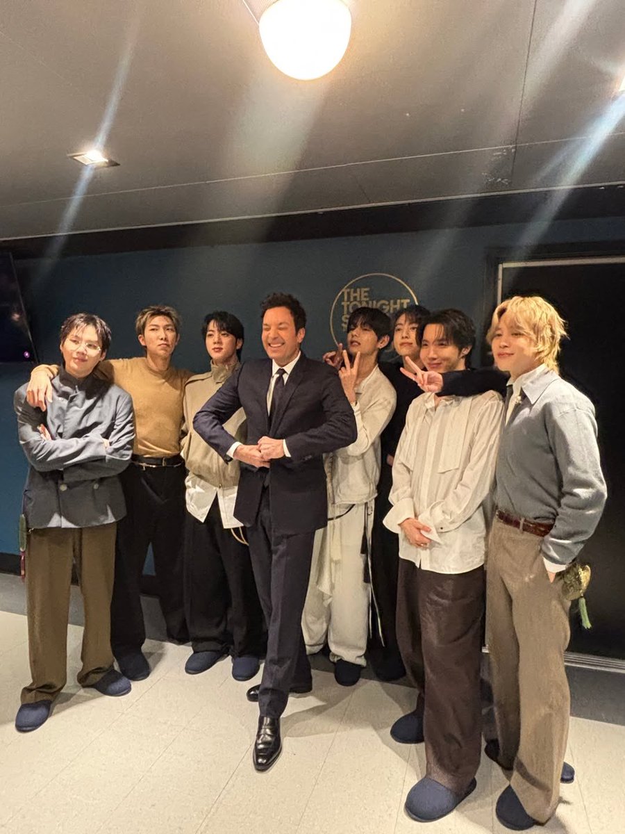 jungkook admirer tweet media