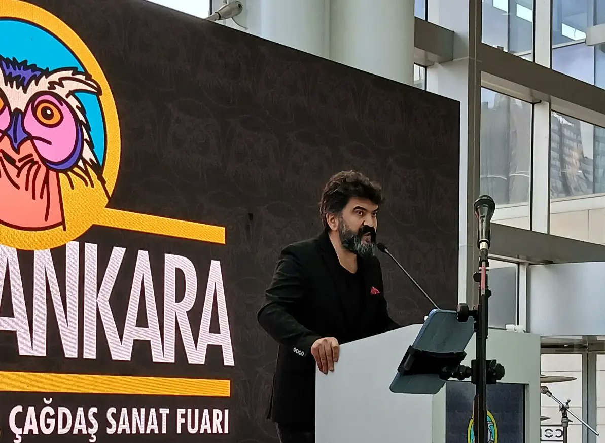 NecdetGursoy_'s tweet photo. Birleşmiş Ressamlar ve Heykeltıraşlar Derneği Başkanı Dündar’dan ArtAnkara vurgusu #süleymandodidündar #kültür #sanat #çağdaş #artankara #fuar #ato #congresium #brhd #birleşik #ressamlar #heykeltıraşlar https://t.co/MC8hbo9kR9 https://t.co/yeltdBaLN9
