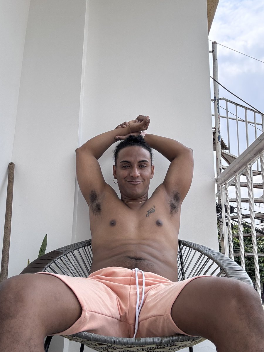 DominiqueTopTop's tweet photo. Donde están los cerditos 🐷 putas de Caly &amp; el mundo? #gay #cerdo $feet #pig #pie #perra #dom https://t.co/1hbvwFUSjb