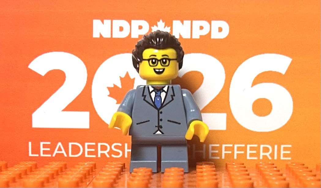 Poli LEGO tweet media