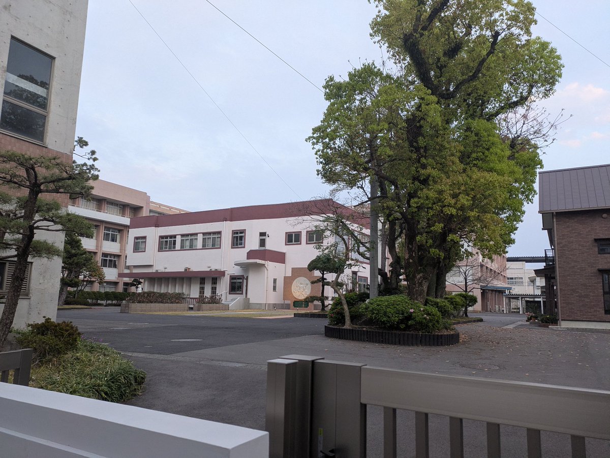 Just_superdx's tweet photo. わかる人にはわかる写真
E進館なくなってた https://t.co/LwScKLcjdn