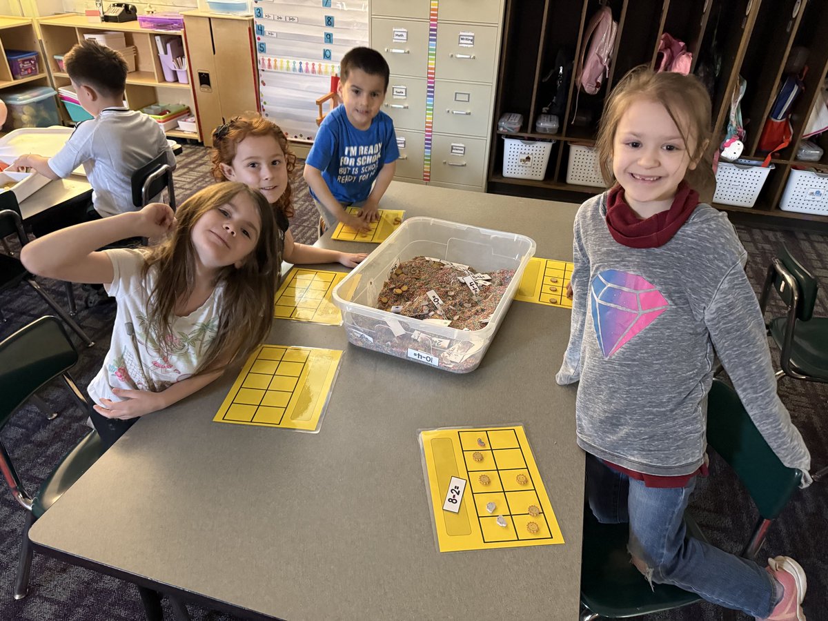 MrsArthur7's tweet photo. Have you ever touched a rainbow? Have you held one in your hands? All of the SFE kindergarten classes got a chance to do just that as they took turns coming to my classroom to learn all about the science behind rainbows and sunlight during our Spring Science Rotation Week. 🌈 🖐️ https://t.co/ehafPGeule