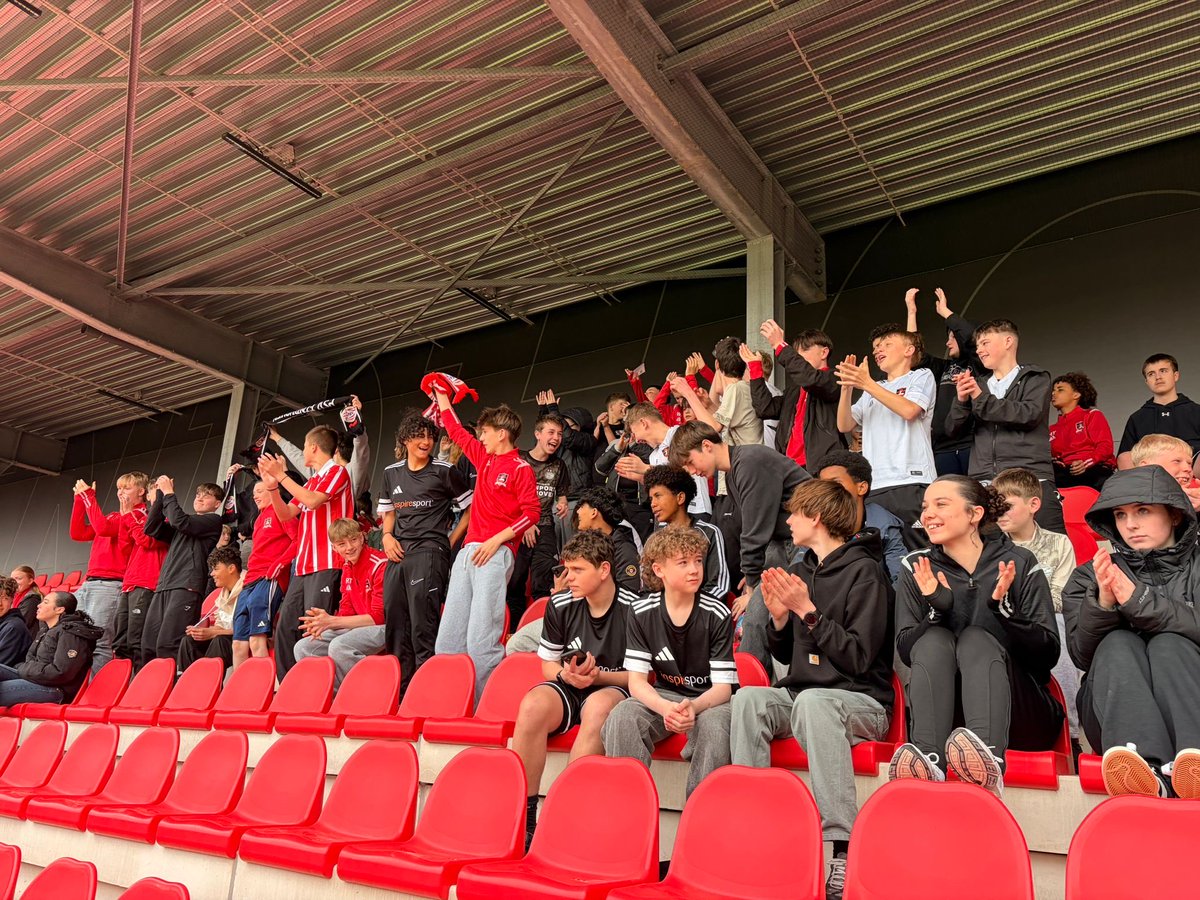 RedhillPE's tweet photo. PSV Football Development Tour - Brillamt afternoon spent watching PSV Women in a 4-1 home win. Additional bonus we hav been spotted on the camera with fixture shown live on ESPN #RedhillPSV26 https://t.co/zfG9eqPCWG