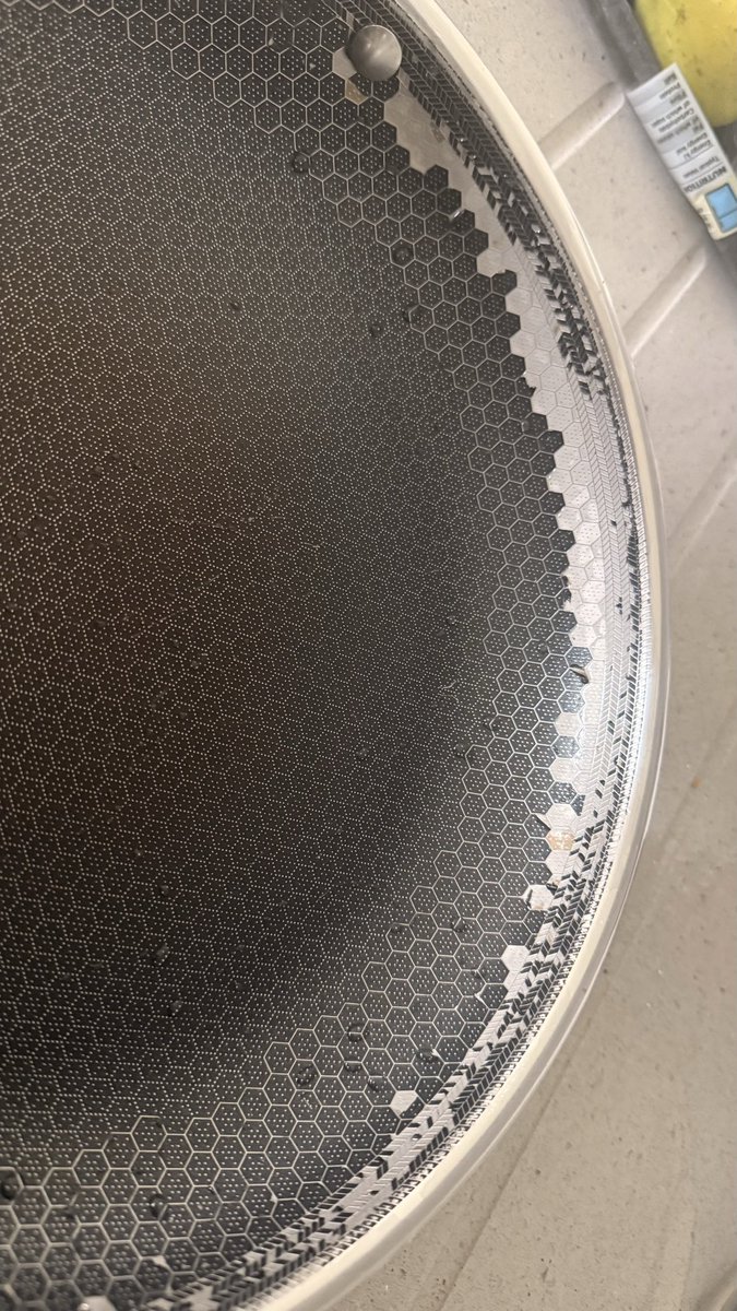 Vaggosradio's tweet photo. £500+ cookware, supposed to last a lifetime, apparently this is what happens if you use it normally for 18 months. @hexclad #consumerrights #cookware #fail @GordonRamsay https://t.co/6gr8CXITK2