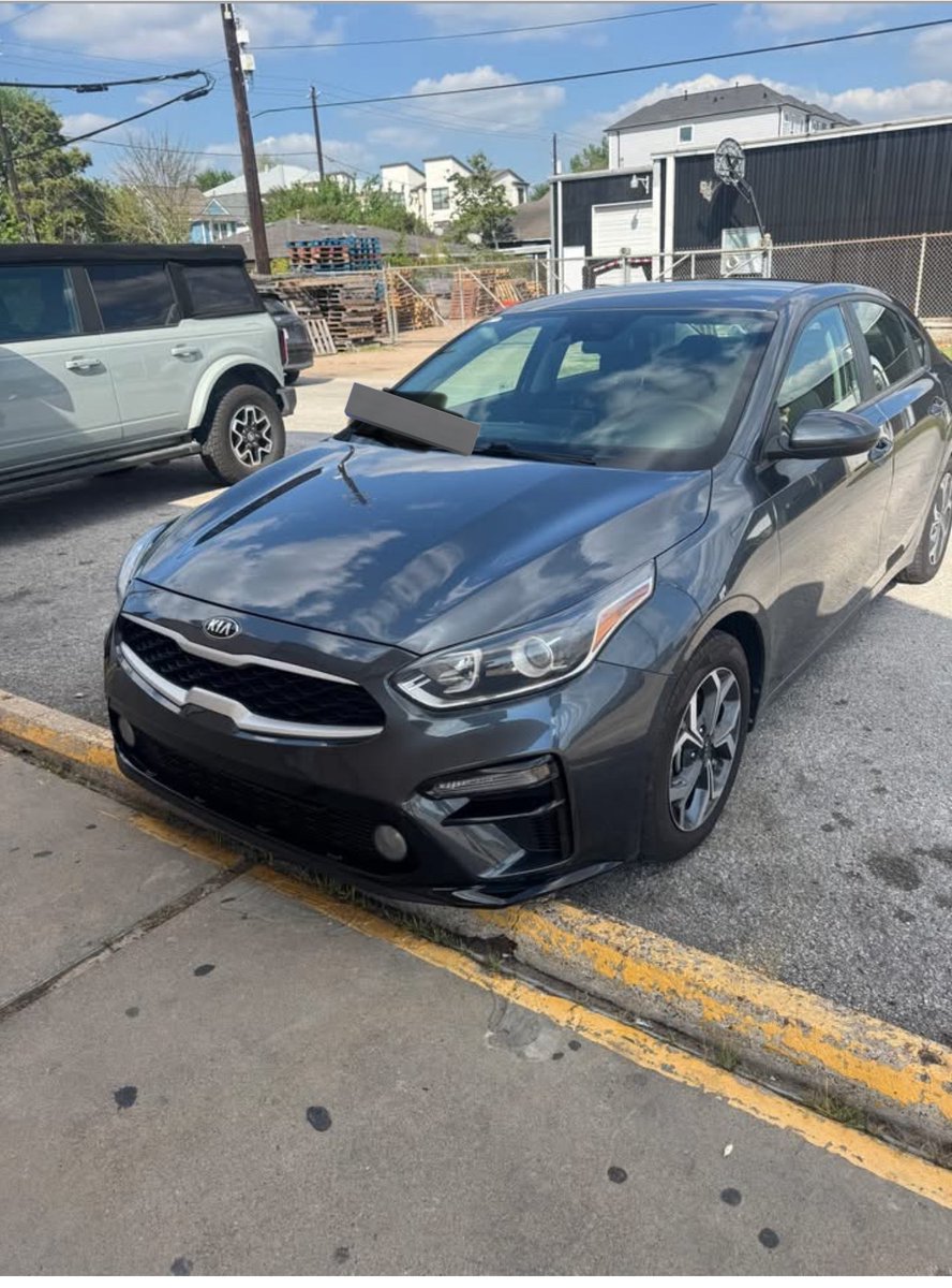 alilunhinged's tweet photo. Brand new car :) didn’t even affirm for it lol my old car was a beast she saw me through some shit but a las it was time for a new beginning https://t.co/BsjMs0JAKW