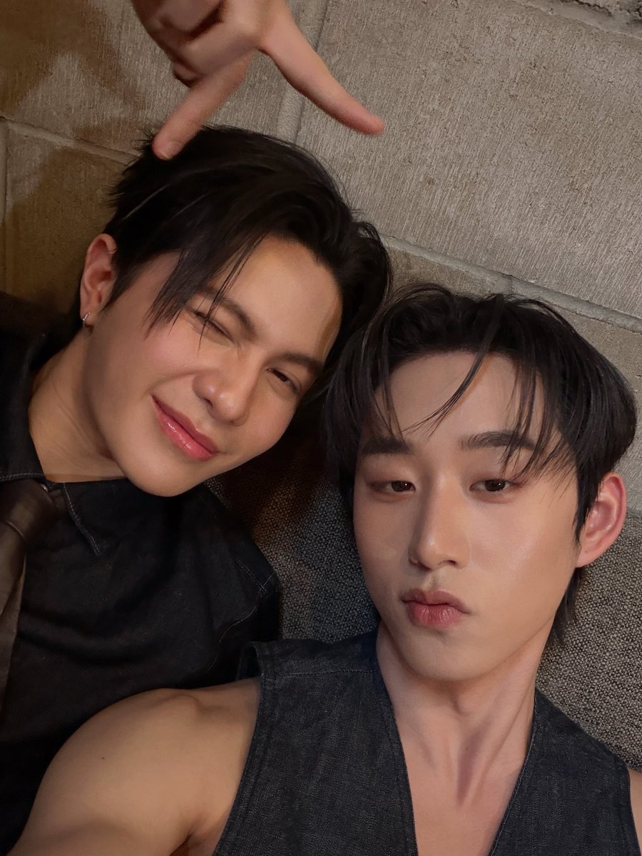 𝙀𝙨𝙩. tweet media