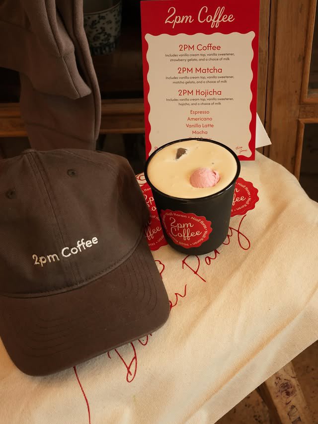 TeamNiallBe's tweet image. "Because this is happening today. 👀 let's enjoy 2pm at the coffee ☕️ 

2PM Coffee ☕️ 
2PM Matcha 🍵 
2PM Hojicha 🤎

melrose only
12-4pm

7473 melrose ave
#matcha #niallhoran #losangeles #fyp #oliveandjames"

via oliveandjamescafetea