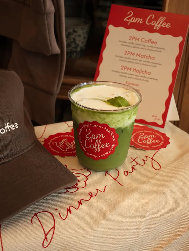 TeamNiallBe's tweet image. "Because this is happening today. 👀 let's enjoy 2pm at the coffee ☕️ 

2PM Coffee ☕️ 
2PM Matcha 🍵 
2PM Hojicha 🤎

melrose only
12-4pm

7473 melrose ave
#matcha #niallhoran #losangeles #fyp #oliveandjames"

via oliveandjamescafetea