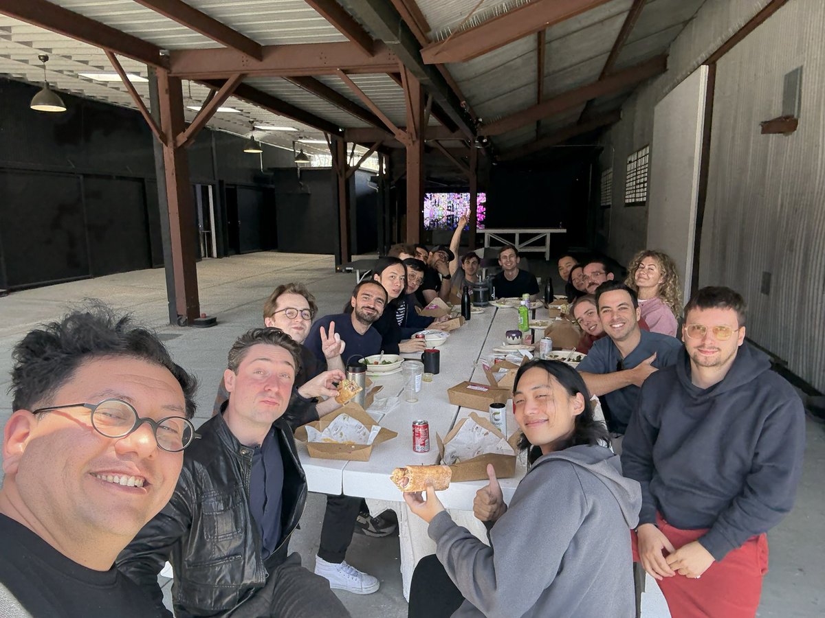 Refik Anadol tweet media