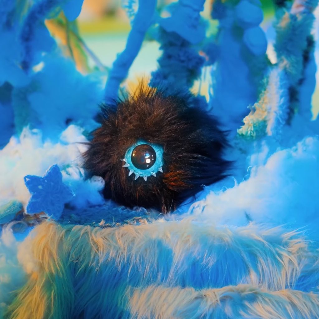 ฟeeม ໒꒱ (slow) tweet media