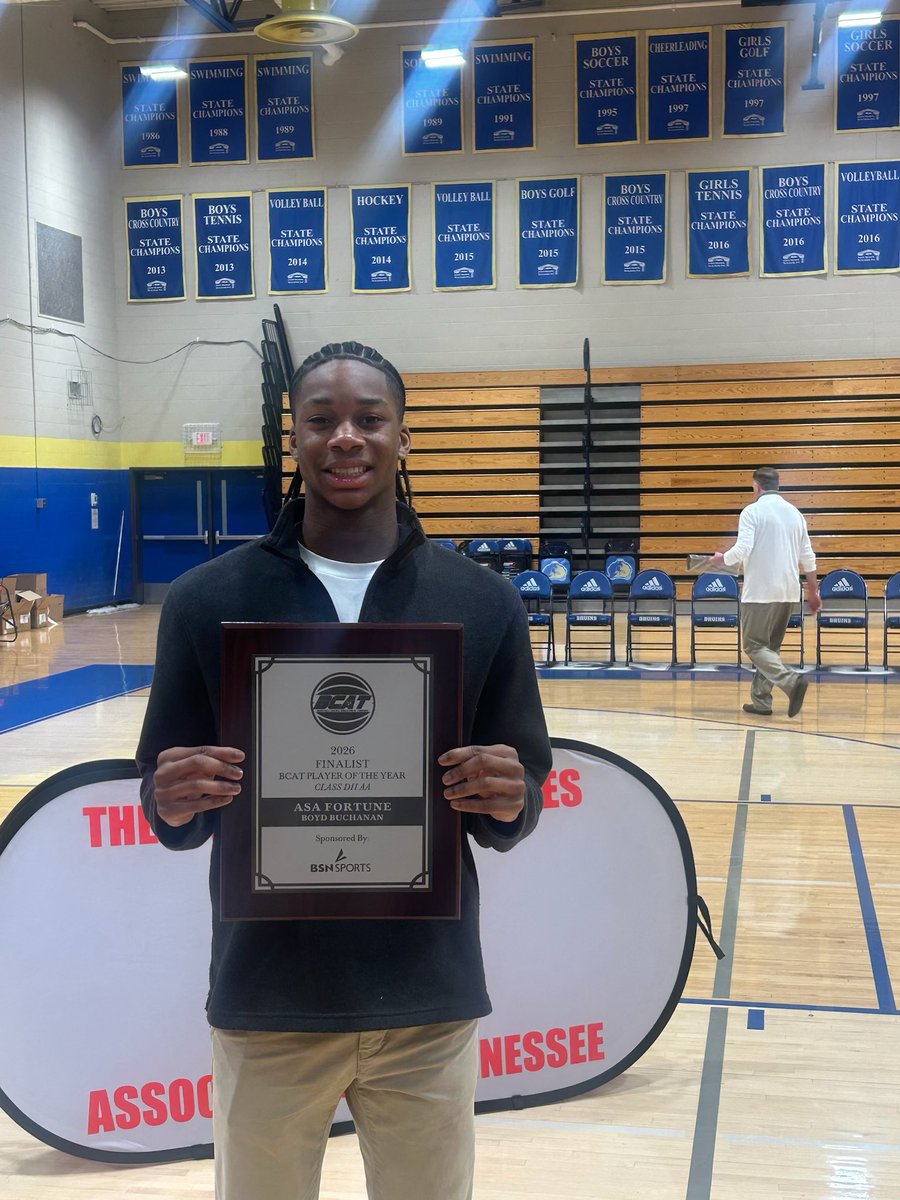 Asa_Fortune024's tweet photo. Grateful for being a player of the year finalist! https://t.co/40eAG7VhAm