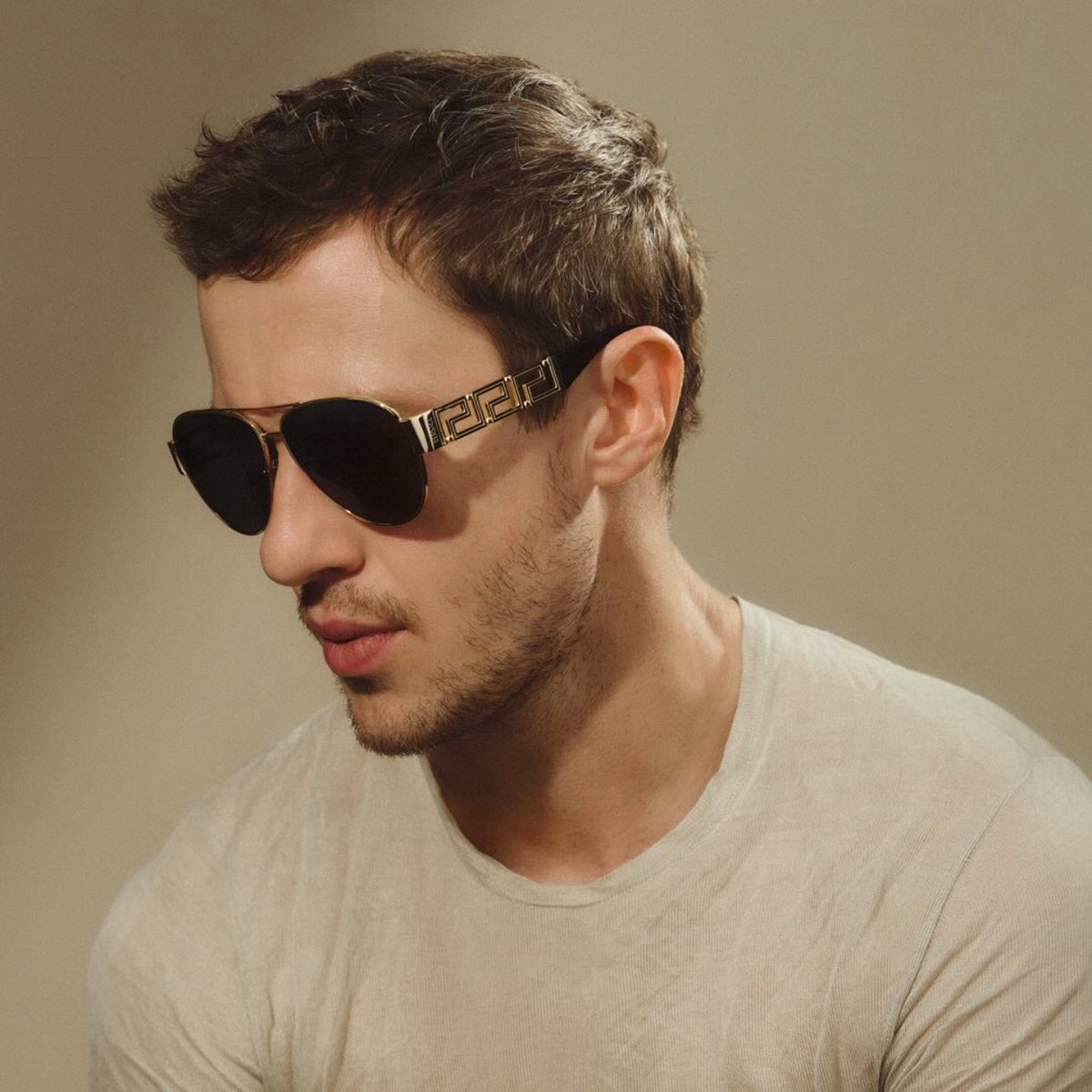 joequinnhq's tweet photo. “It was fate, we both got that bloody Versace eyewear campaign, before I'd got the part. So, we did that together, and we had the funnest time. He was cracking me up all day.”

Aimee Lou Wood about Joseph Quinn and their Versace Eyewear campaign https://t.co/5HESL1jtrx