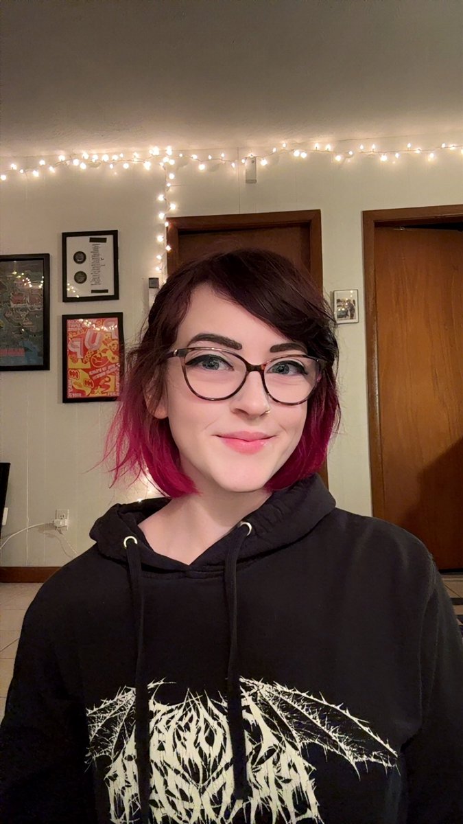 Hannah 🦢 tweet media