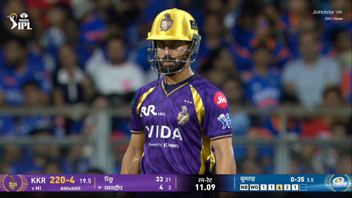 KKR POST 220/4 AT THE WANKHEDE STADIUM AGAINST MUMBAI INDIANS. 🔥