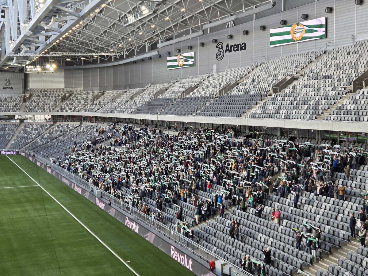 Hammarby - FC Rosengård (Nya Söderstadion)
Start of a new season, a week before the men's team. A Rosengård in decline is stopped in the first 16 minutes, then the match flattened. Disappointing turnout!
#groundhopping #Hammarby #Bajen #Sweden #damallsvenskan #football