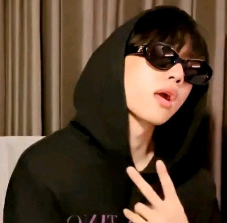 𝗩𝗮𝗻𝗼. tweet media