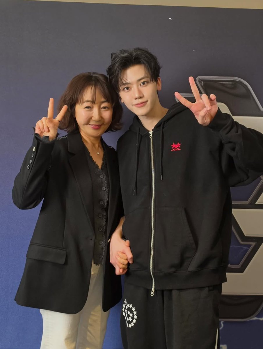 hourIy jaemin tweet media