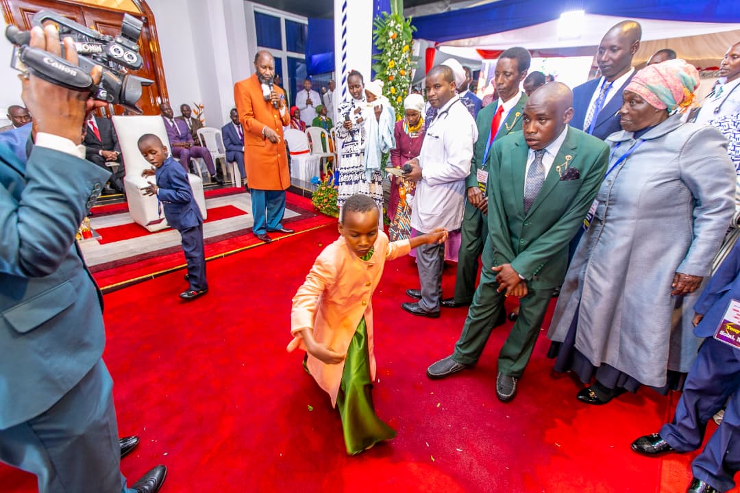bagenda_evelynn's tweet photo. What a moment for the church!
Aren't these healing moments drawing us to the glorious coming of the MESSIAH?
#MiraclesInIvoryCoast https://t.co/VcBBAlZRzo
