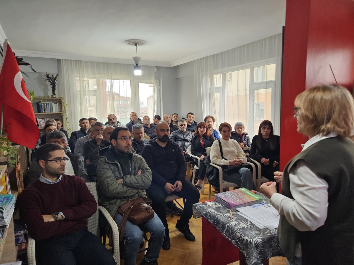 ABD emperyalizminin haydutluğunu konuşmak, Küba ve İran halkı ile dayanışmayı güçlendirmek için Gebze işçi Evi'nde buluştuk. 

Ülkemizde ABD haydutluğuna geçit vermeyeceğiz! 
#gebze