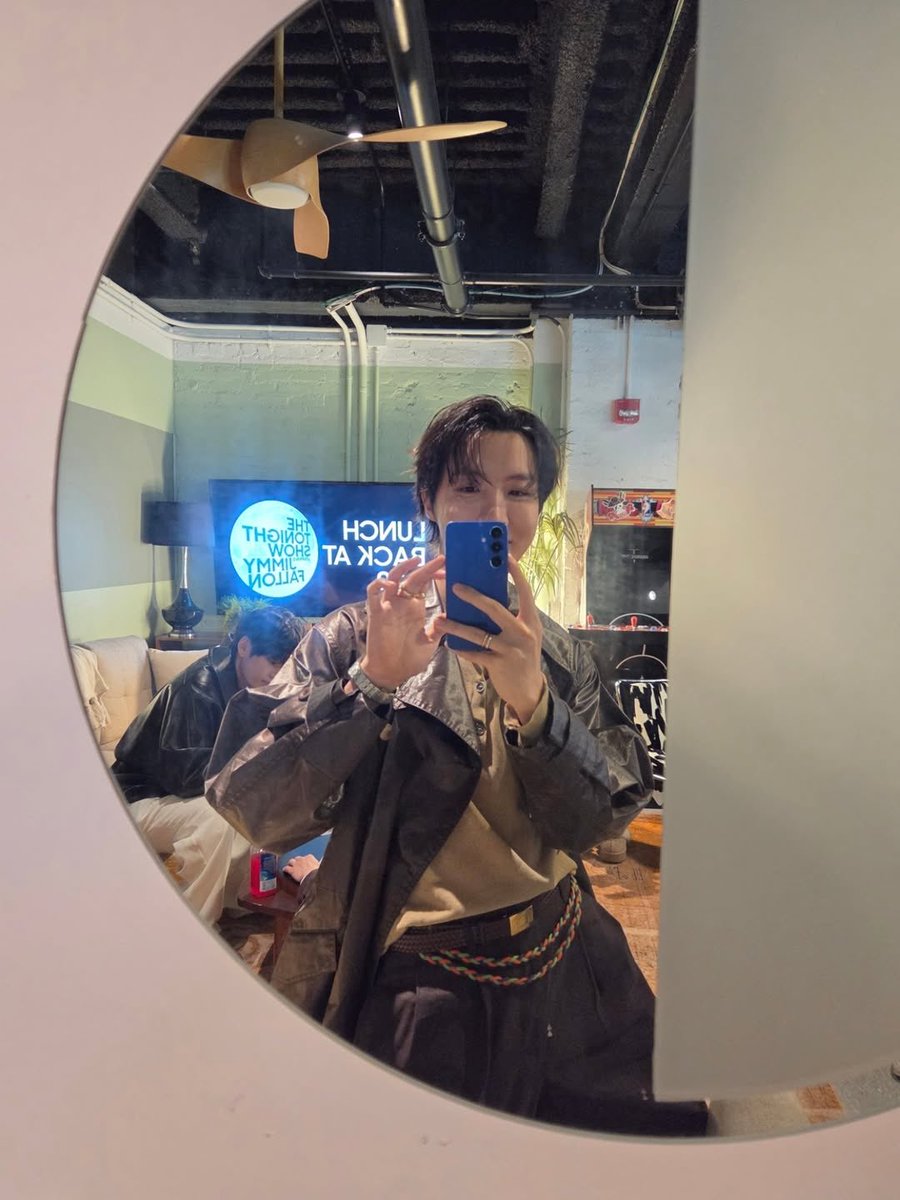 gaby ໑̣ colombrina tweet media