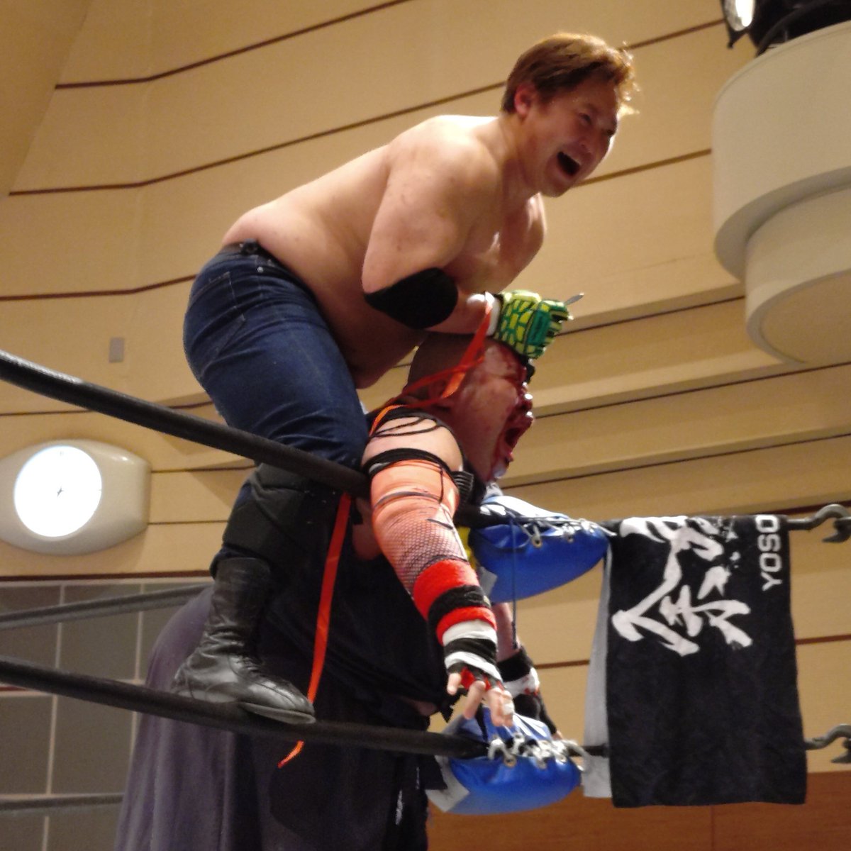 3月29日 #大日本プロレス 名古屋大会
神谷選手のフォーク攻撃がアブ小プロに炸裂😱🍴
神谷選手、楽しそうでした😁
#bjw