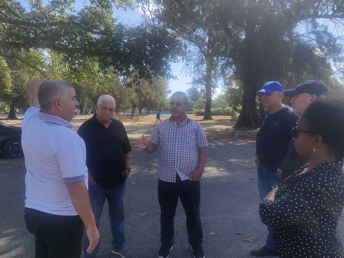 Con el Delegado del #INRH, en la Habana y representantes de la Mipyme Estatal #ServivipSURP, evaluando varios lugares para instalar #PlantasPurificadoras de Agua, cómo alternativa para las Zonas más afectadas con el servicio de abasto #CubaEstáFirme #CubaNoEstáSola #INRHCuba