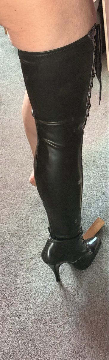 Mrs Secretsub tweet media