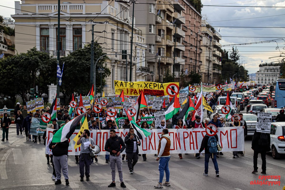 Μια νέα υπερδύναμη, το παγκόσμιο κίνημα κατά του πολέμου και του ρατσισμού ξεπροβάλλει! antiracismfascism.org/index.php/3542…