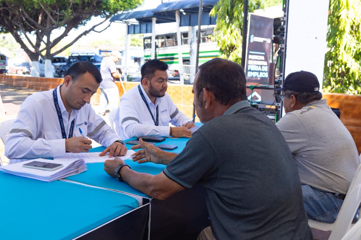 Constructora El Salvador tweet media