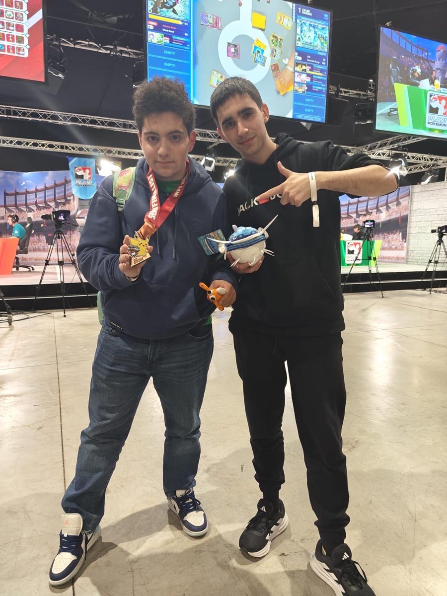 Santiago Molina tweet media