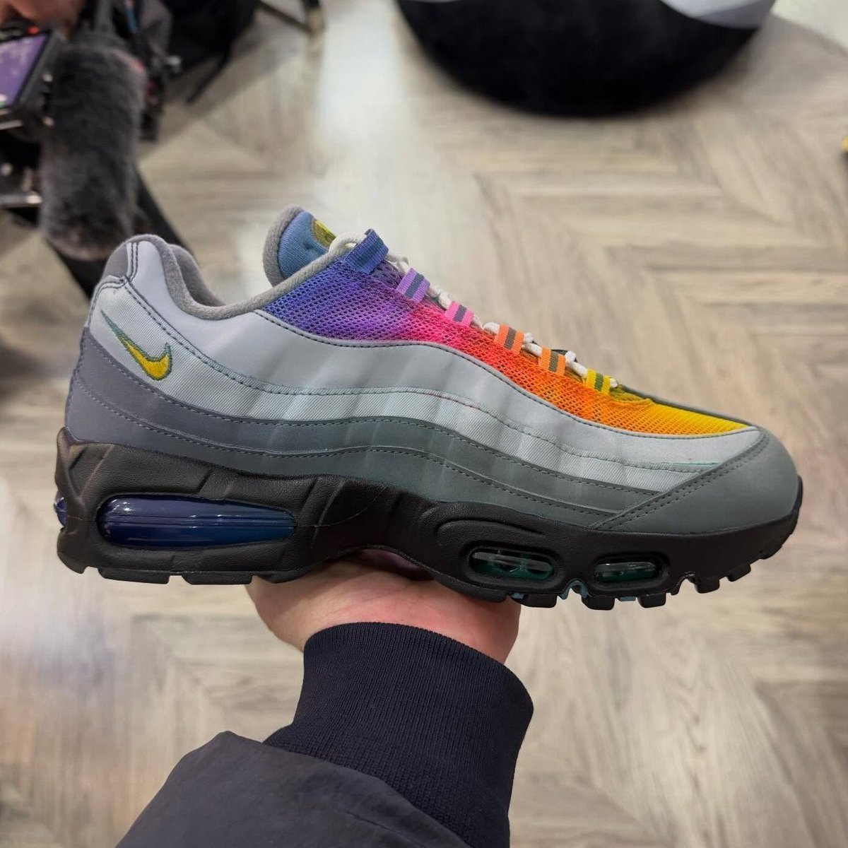 Ovrnundr tweet media