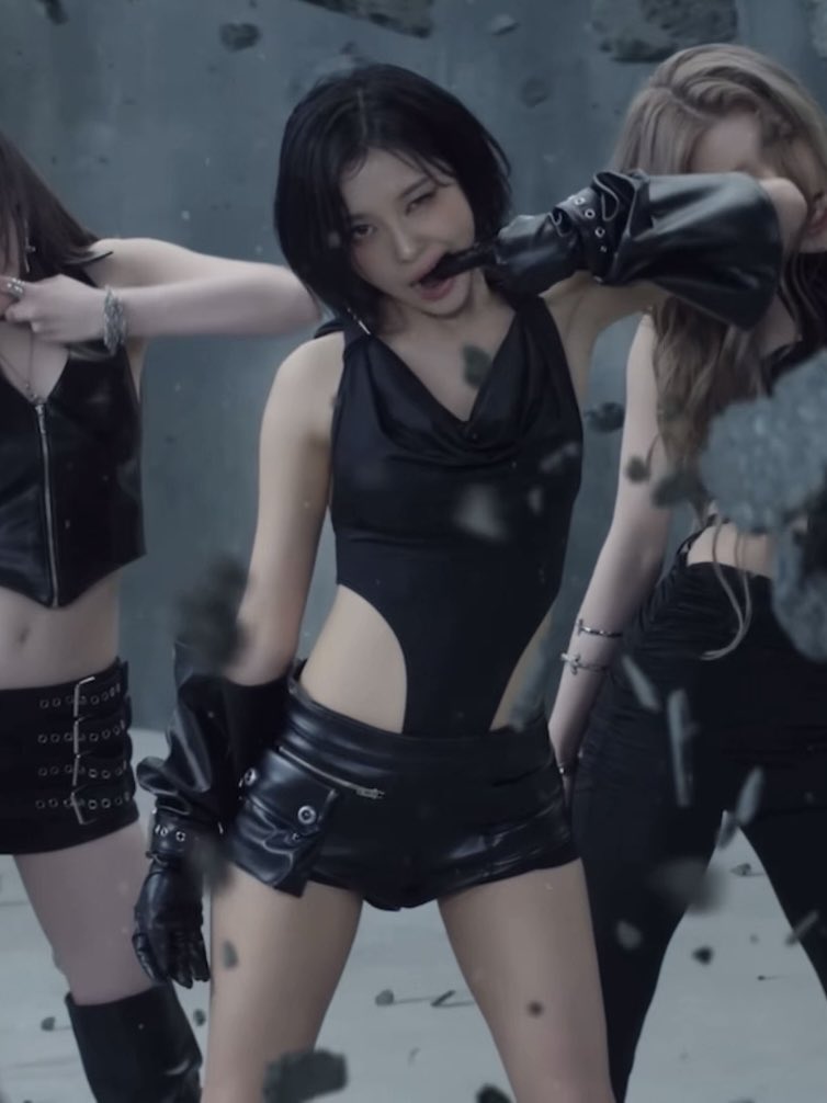 dayeon pics tweet media