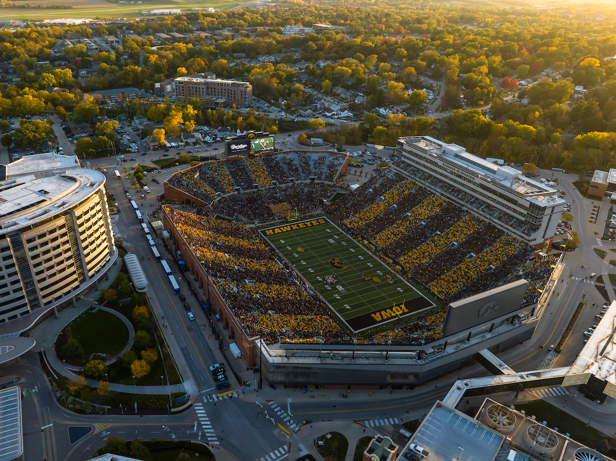 uiowa's tweet photo. 1,900 acres of views like this ✨ https://t.co/YdYxRUhgQB