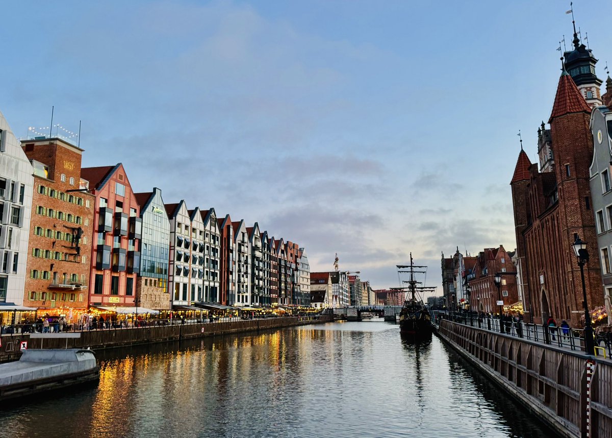 CE_Perspective's tweet photo. 🇵🇱 Gdańsk captures the true strength of our region: rooted in history, driven by the future.

At @CE_Perspective we believe #CentralEurope is the fastest-rising region in Europe, and cities like Gdańsk prove its unstoppable momentum. 💪🏻 https://t.co/G7OX2qv9A0