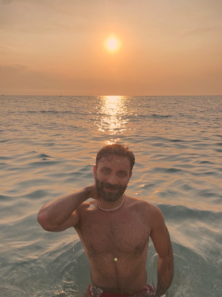 simidisi tweet media