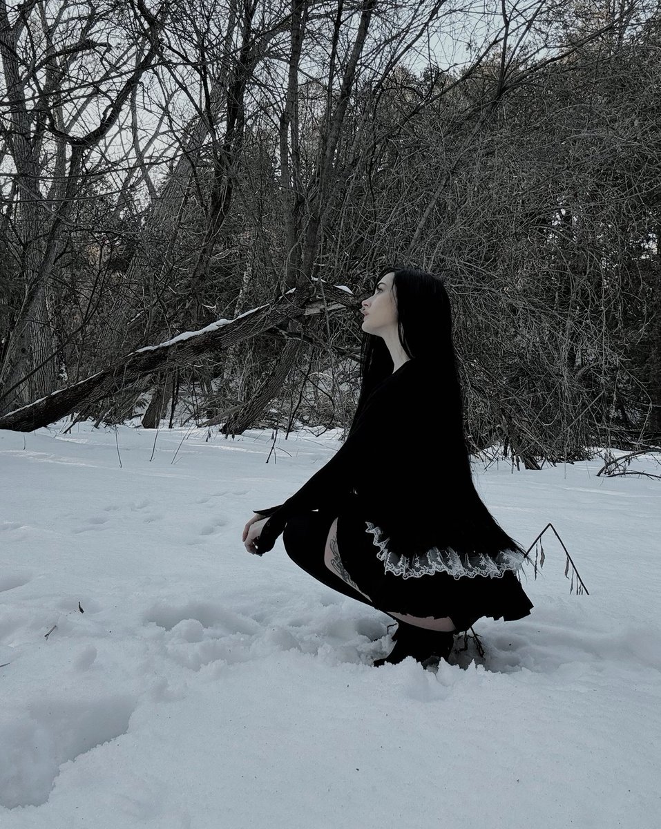 Shm0oo❄️🤍 tweet media