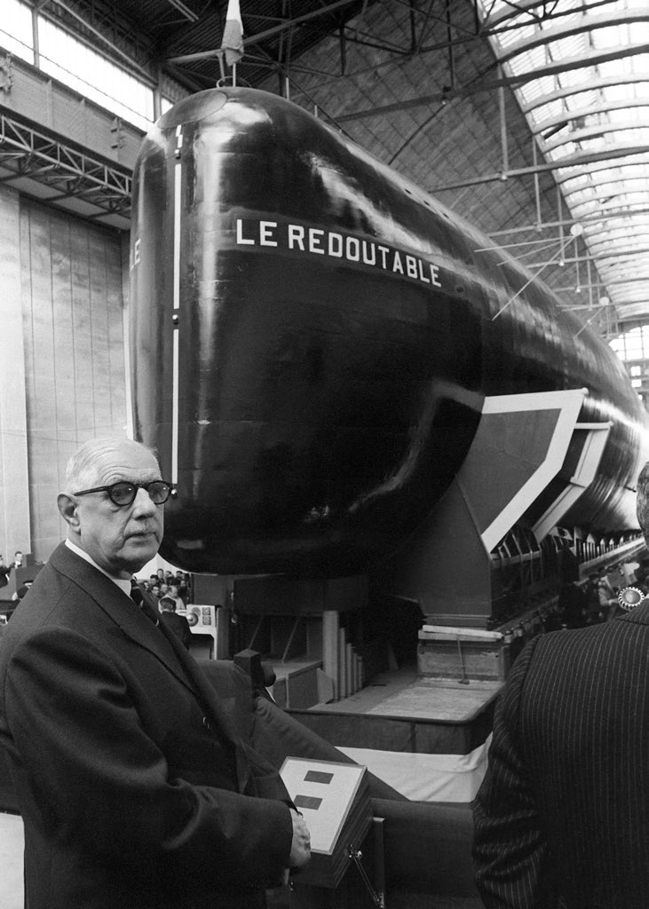 Gaullisme_Fr's tweet photo. 🇫🇷 29 mars 1967, le Général de Gaulle préside le lancement du Redoutable, le premier sous-marin #nucléaire lanceur d’engins (SNLE) français. https://t.co/Pjso11MHBv