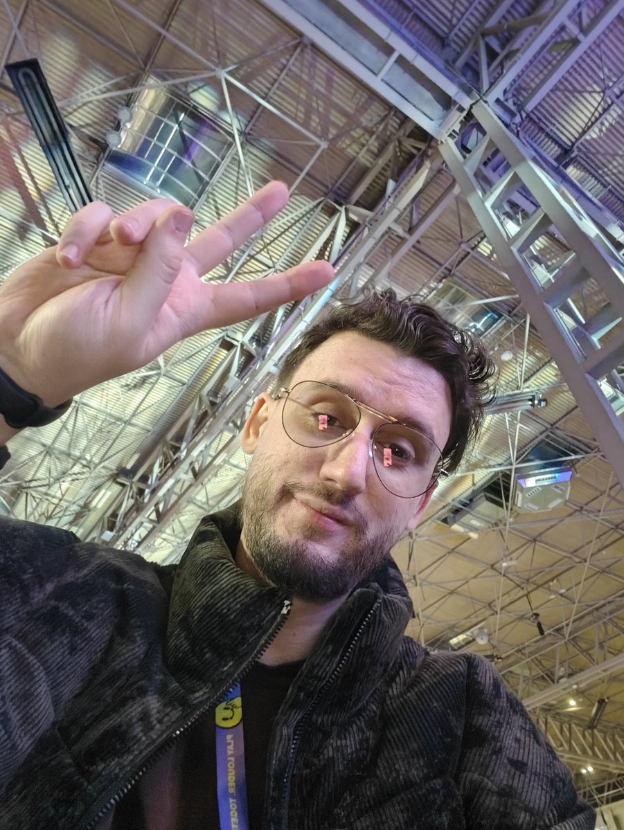 Highfivelol tweet media