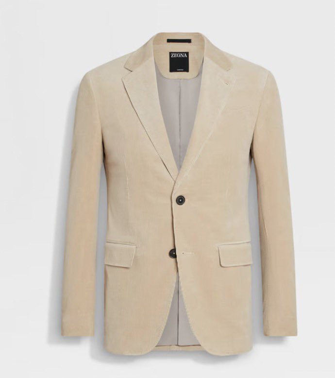 lee byung-hun wears 🤎 tweet media