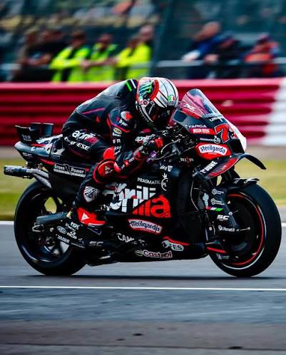 ⚡Flash⚡ tweet media