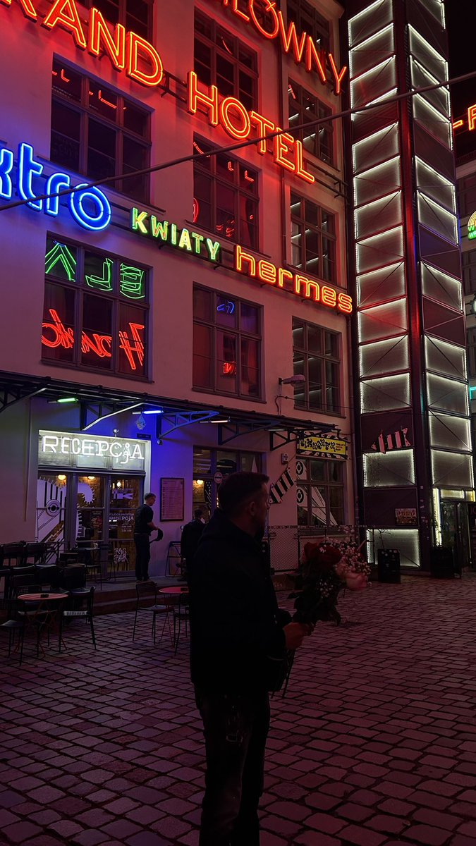 modela 👄 tweet media