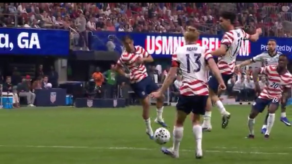 LucidPeach 👑 tweet media