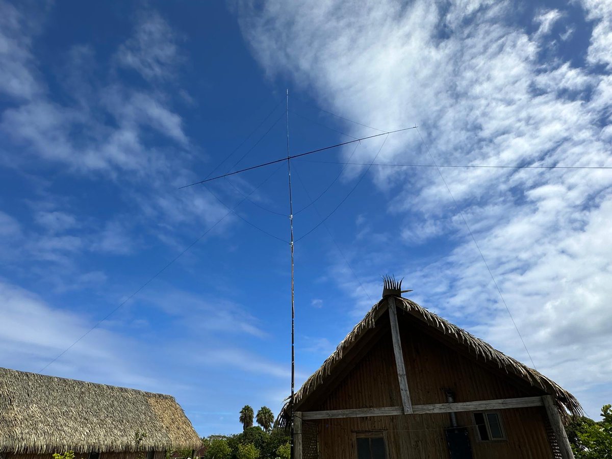 DX World.net tweet media