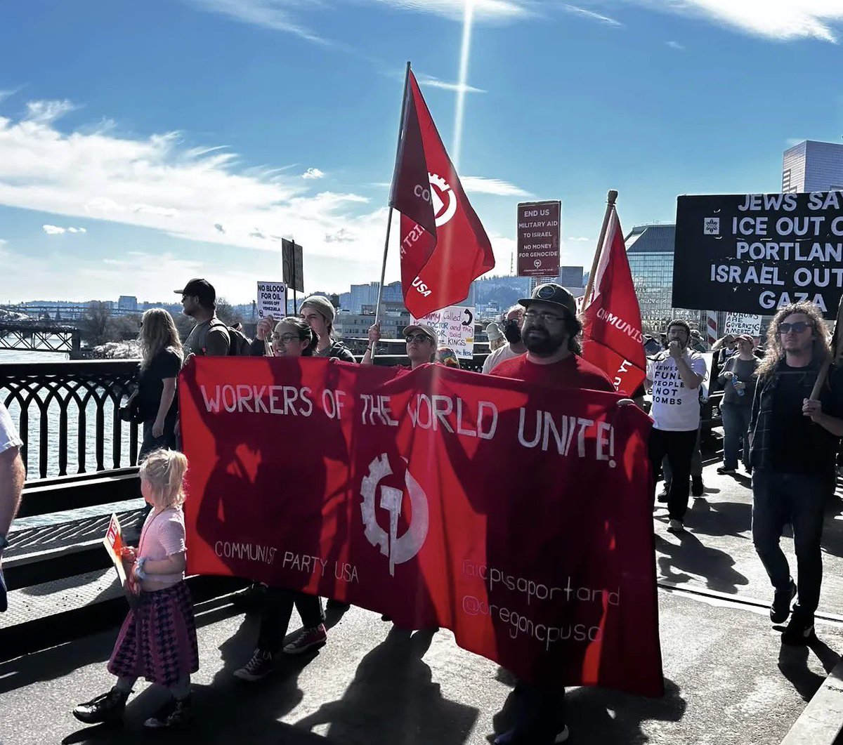 communistsusa's tweet photo. PORTLAND: the @PortlandCPUSA during No Kings III raising the banner of Cuba 🇨🇺

Hands off Cuba! End the blockade! https://t.co/3MiKDFQVN7