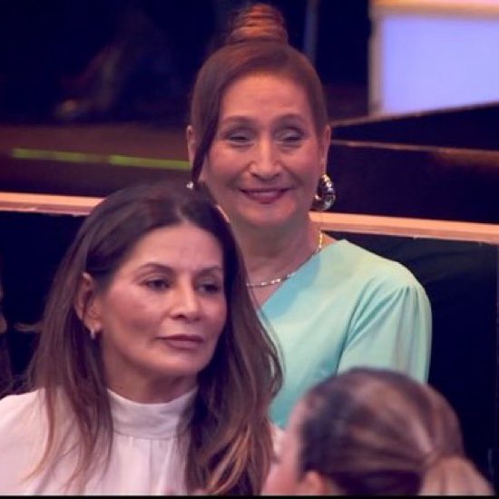 UpdateCharts tweet media