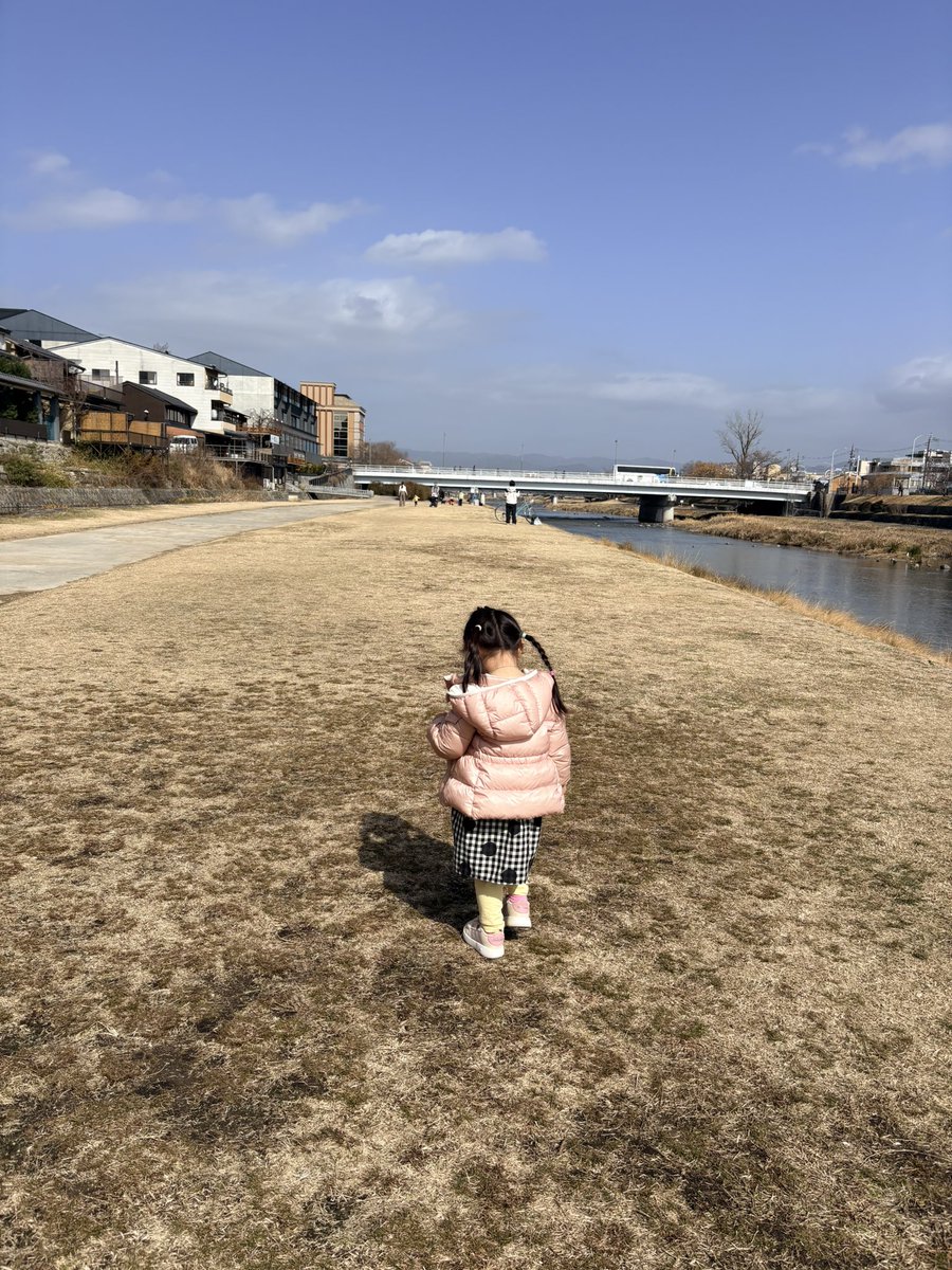 _ibuibu_m's tweet photo. 3月の京都①
キラキラのお寺みて、梅小路公園でスケートデビューと鉄道博物館。
父母、スケート出来たはずが、全く出来なくて笑った、いつまでもできる自分だと思ってはいけないという戒め。 https://t.co/uWOZ4Raj0s