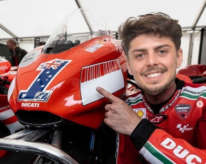 Prima Ducati al traguardo